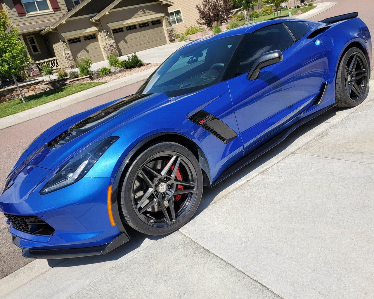 c7-gtx-side-skirts-carbon-flash