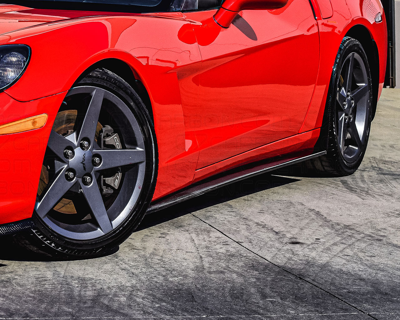 c6_corvette_base_side_skirts_gloss_black_01