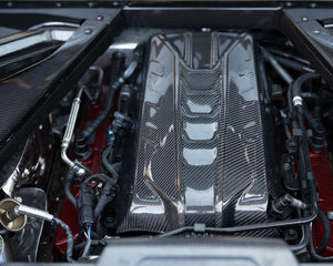 Close up view of carbon fiber engine cover installed on 2020+ C8 Corvette Stingray coupe