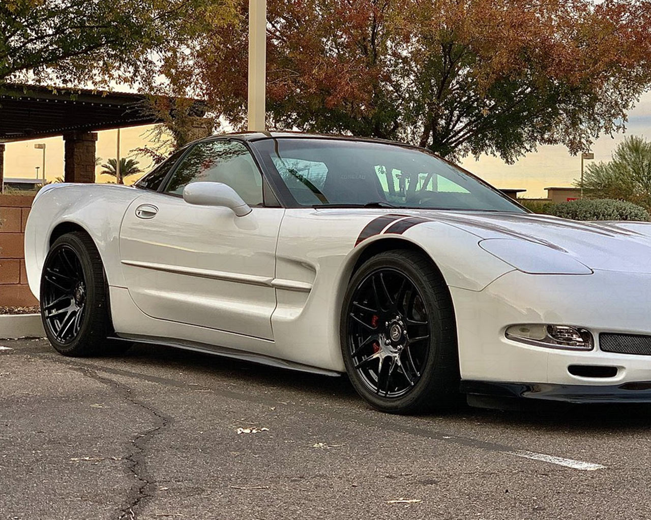 c5-side-skirts-gloss-black
