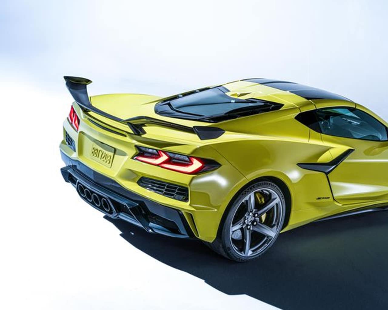 c8-z07-wing